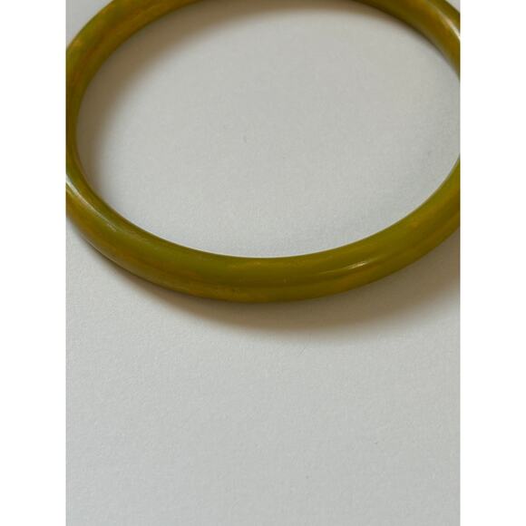 Vintage Bakelite Bangle Light Green Thin - Picture 2 of 2